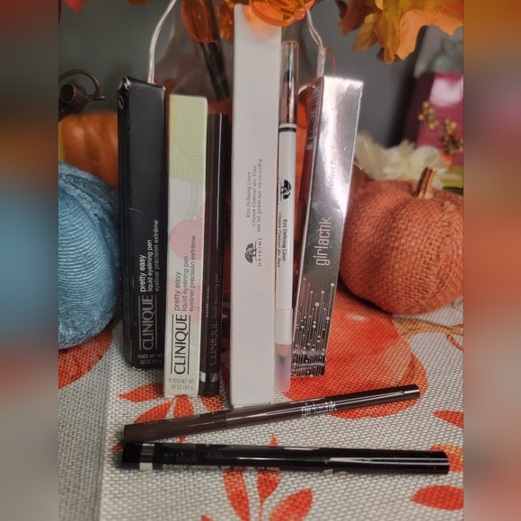 Clinique Other - Clinique Pretty Easy Liquid Eyelining pen 4 piece set